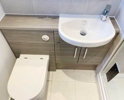 Ensuite in Sarisbury Green completed by Taps and Tubs